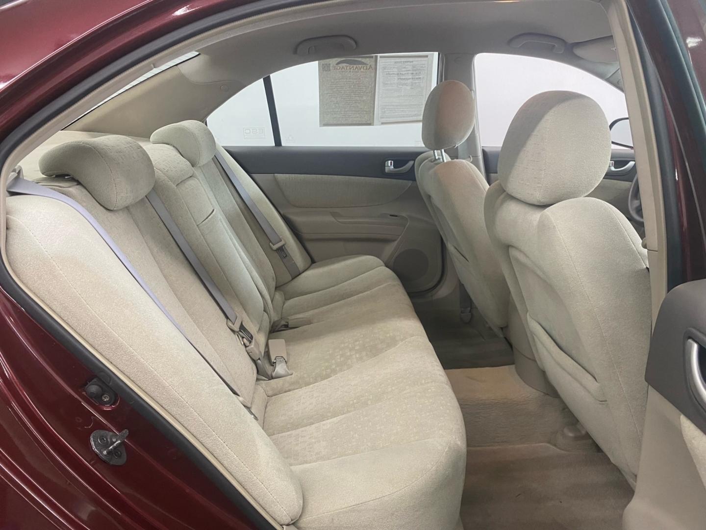 2007 RED /tan Hyundai Sonata (5NPET46C07H) , located at 533 S West End Blvd., Quakertown, PA, 18951, (877) 257-4995, 40.343994, -75.303604 - INCLUDED IN THE SALE PRICE OF EVERY VEHICLE: 48 Hour Money Back Guarantee 6 Month - 6,000 Mile Warranty Brand New PA State Inspection & Emission $10 Oil Changes for the Life of the Loan Complete CARFAX - Photo#4